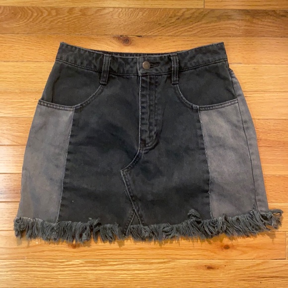 Free People Dresses & Skirts - Free People Two Toned Black Skirt!